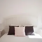 The Marvila - Modern 3 Bedroom Apartment In Trendy New Lisbon